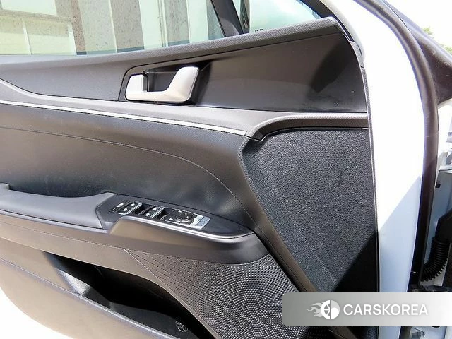 Kia K5 3rd generation 2023 Белый из Кореи, фото 2