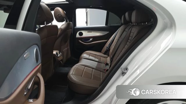 Mercedes-Benz E-Class W213 2020 Белый из Кореи, фото 2