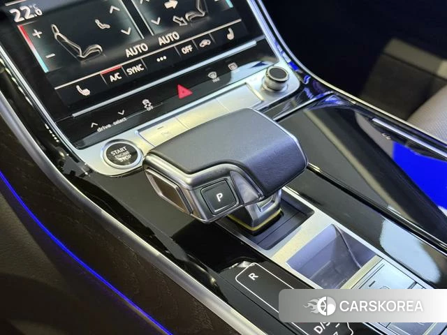 Audi A8 2021 Черный из Китая, фото 2