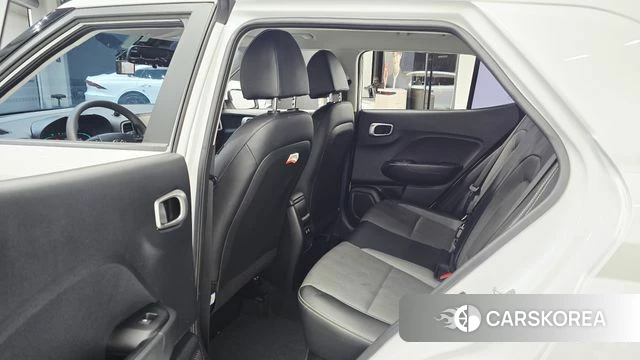 Hyundai Venue 2023 Белый из Кореи, фото 2