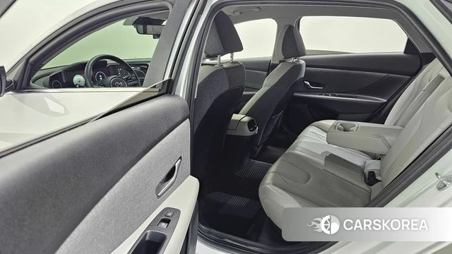 Hyundai Avante (CN7) 2023 Белый из Кореи, фото 2