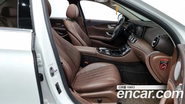 Mercedes-Benz E-Class W213 2019 Белый из Кореи, фото 2