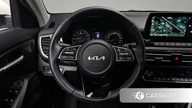 Kia Seltos 2022 Белый из Кореи, фото 2