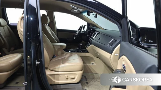 Kia The New Carnival 2018 Черный из Кореи, фото 2