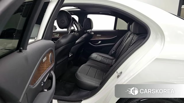 Mercedes-Benz E-Class W213 2020 Белый из Кореи, фото 2