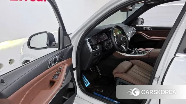 BMW X5 (G05) 2023 Белый из Кореи, фото 2