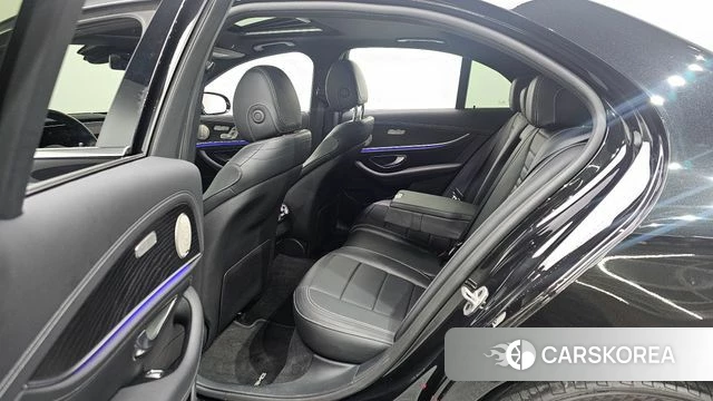 Mercedes-Benz E-Class W213 2021 Черный из Кореи, фото 2