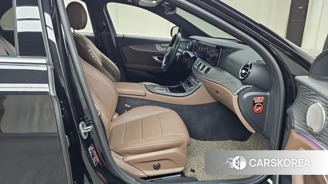 Mercedes-Benz E-Class W213 2022 Черный из Кореи, фото 2