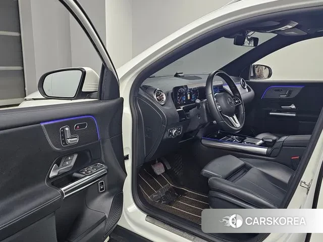 Mercedes-Benz GLA - Class H247 2021 Белый из Кореи, фото 2