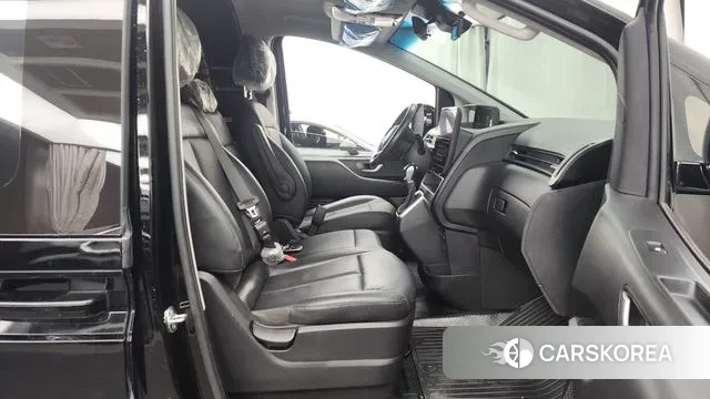 Hyundai Staria 2023 Черный из Кореи, фото 2