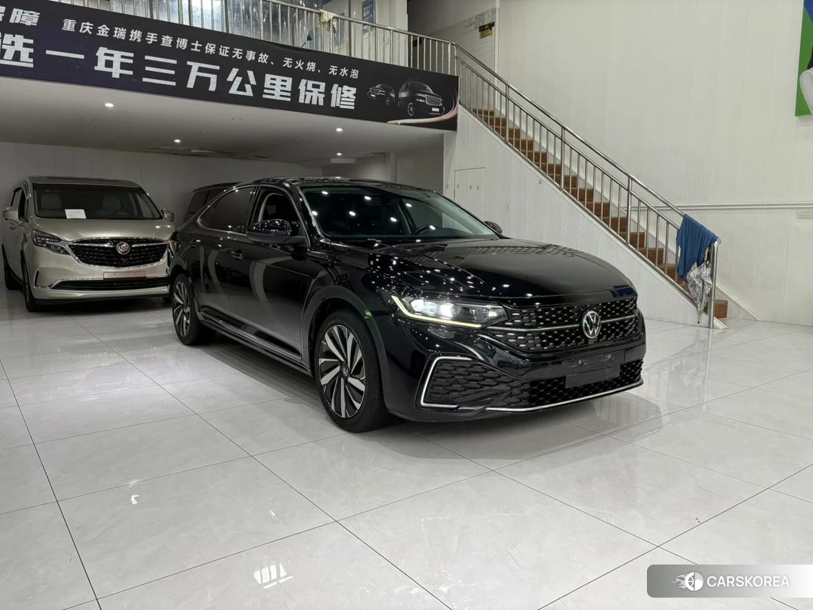 Volkswagen Passat 2023 Черный из Китая, фото 2