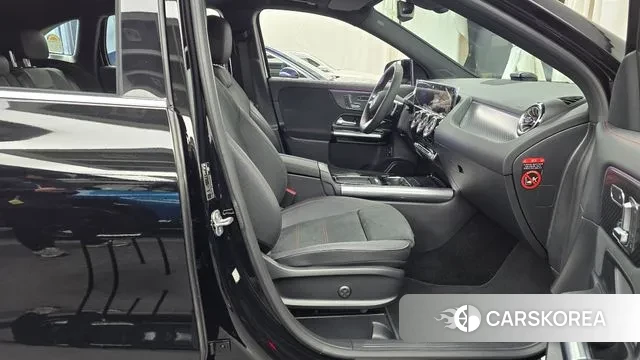 Mercedes-Benz GLA - Class H247 2025 Черный из Кореи, фото 2