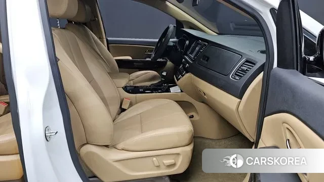 Kia The New Carnival 2018 Белый из Кореи, фото 2