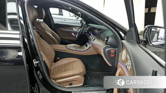 Mercedes-Benz E-Class W213 2021 Черный из Кореи, фото 2