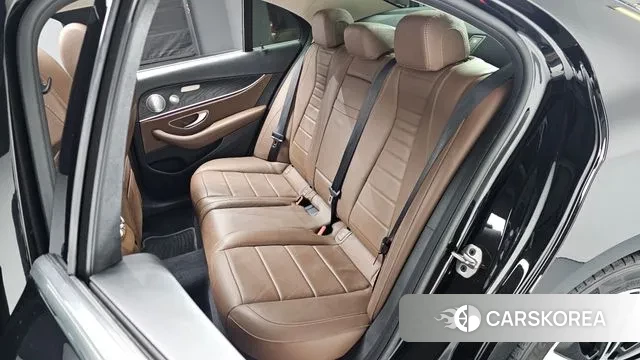 Mercedes-Benz E-Class W213 2020 Черный из Кореи, фото 2