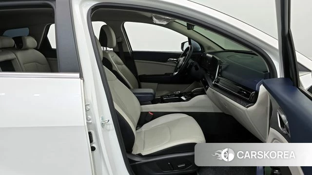 Kia Sportage 5th Generation 2023 Белый из Кореи, фото 2