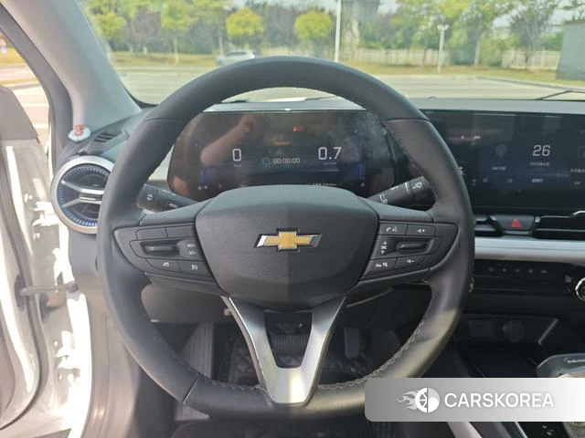Chevrolet Cruze 2023 Белый из Китая, фото 2