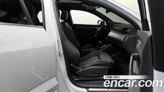 Audi Q3 (F3) 2020 Белый из Кореи, фото 2