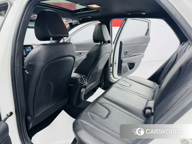 Hyundai Elantra 2023 Белый из Китая, фото 2