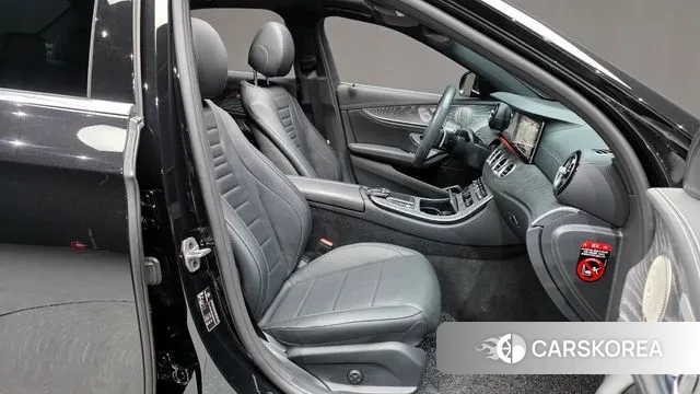 Mercedes-Benz E-Class W213 2022 Черный из Кореи, фото 2