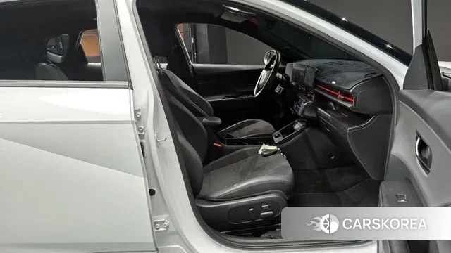 Hyundai Kona (SX2) 2023 Белый из Кореи, фото 2