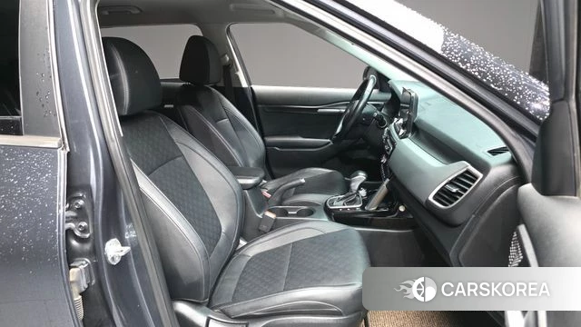 Kia Seltos 2021 Серый из Кореи, фото 2