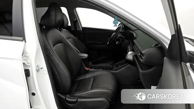 Hyundai Kona (SX2) 2023 Белый из Кореи, фото 2