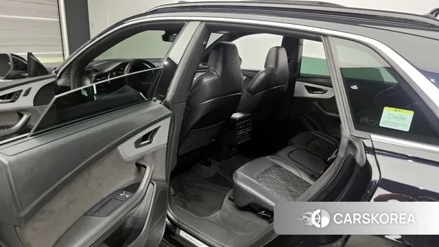 Audi Q8 (4M) 2021 Черный из Кореи, фото 2