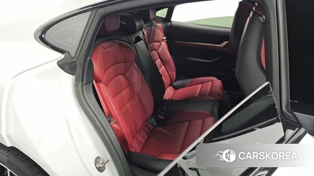 Porsche Taycan 2023 Белый из Кореи, фото 2