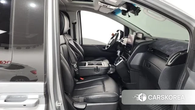 Hyundai Staria 2023 Серебряный из Кореи, фото 2