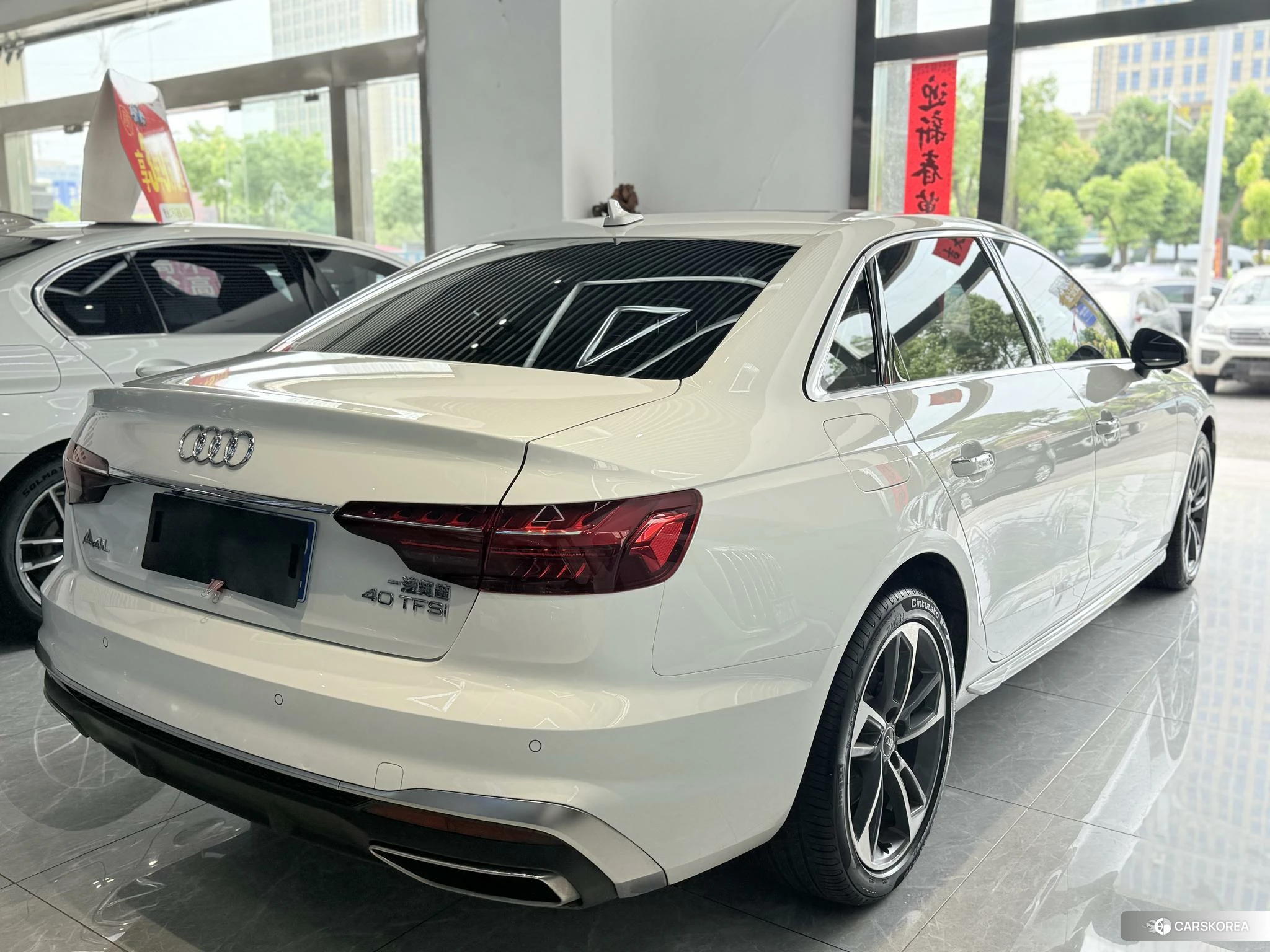 Audi A4L 2021 Белый из Китая, фото 2