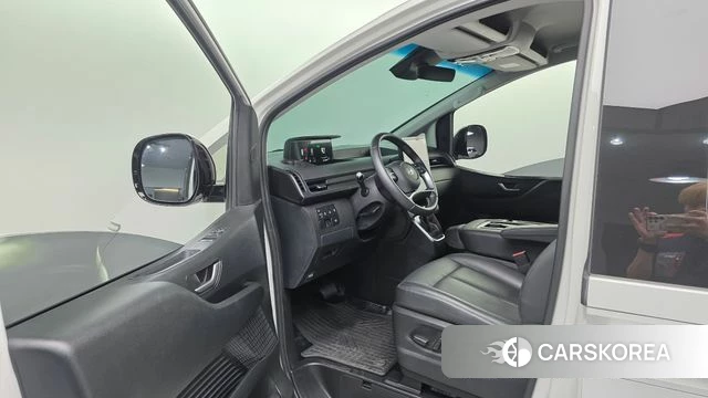 Hyundai Staria 2024 Белый из Кореи, фото 2