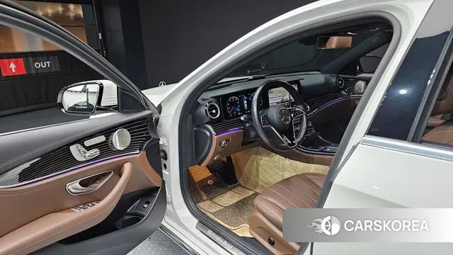 Mercedes-Benz E-Class W213 2021 Белый из Кореи, фото 2