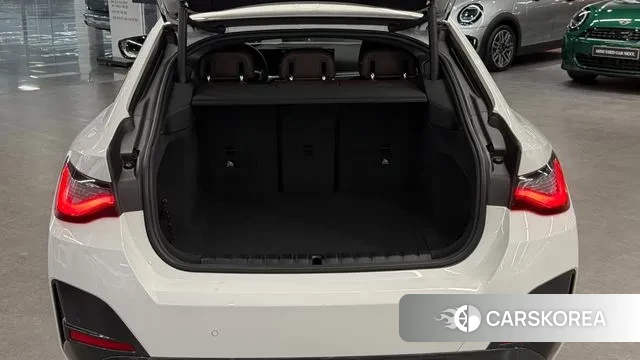 BMW i4 2024 Белый из Кореи, фото 2