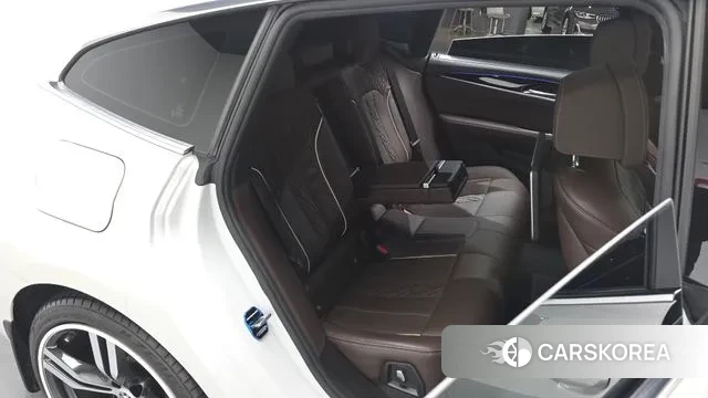 BMW 6 Series GT (G32) 2022 Белый из Кореи, фото 2