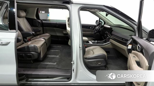 Kia The New Carnival 4th Generation 2024 Серебристо-серый из Кореи, фото 2