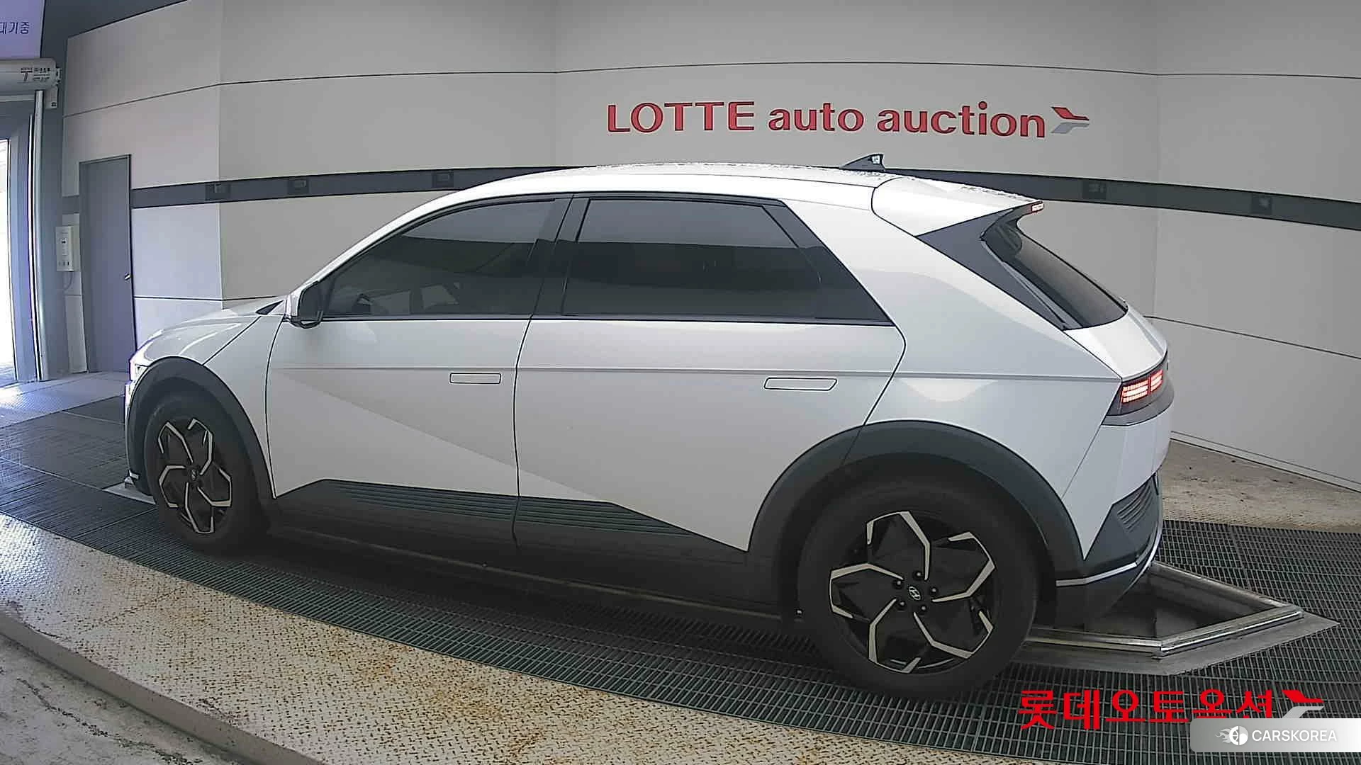 Hyundai IONIQ 5 2022 Atlas White из Кореи, фото 2