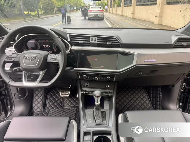 Audi Q3 2024 Серебристо-серый из Китая, фото 2
