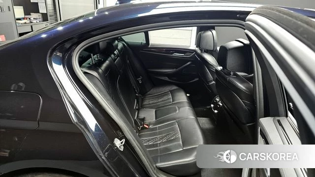 BMW 5 Series (G30) 2021 Черный из Кореи, фото 2