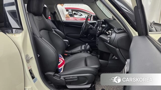 Mini Cooper 2020 Жемчужный цвет из Кореи, фото 2