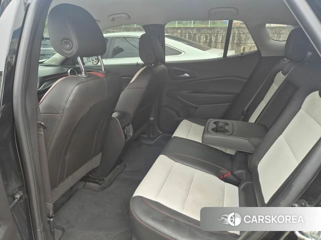 Chevrolet (GM Daewoo) Trax Crossover 2024 Черный из Кореи, фото 2