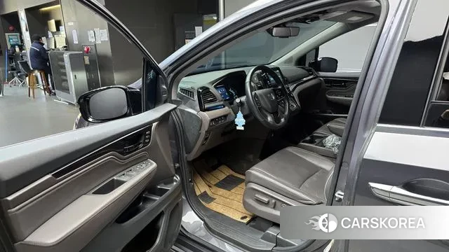 Honda Odyssey 2021 Серый из Кореи, фото 2