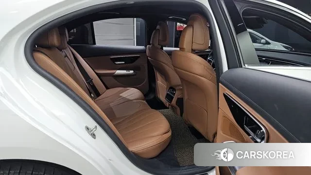 Mercedes-Benz E-Class W214 2024 Белый из Кореи, фото 2