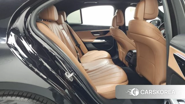 Mercedes-Benz E-Class W214 2024 Черный из Кореи, фото 2