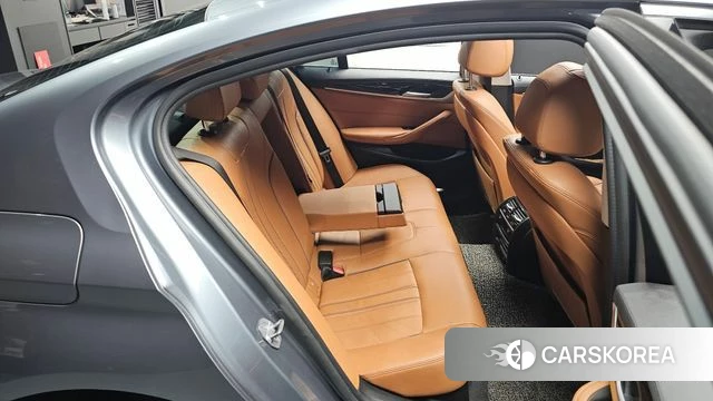 BMW 5 Series (G30) 2018 Серый из Кореи, фото 2