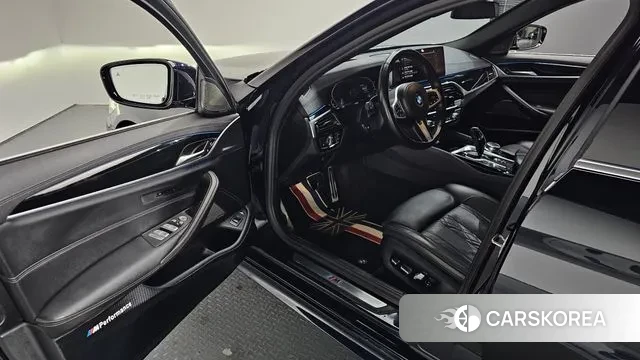 BMW 5 Series (G30) 2020 Черный из Кореи, фото 2