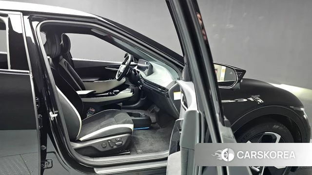 Kia EV6 2022 Черный из Кореи, фото 2