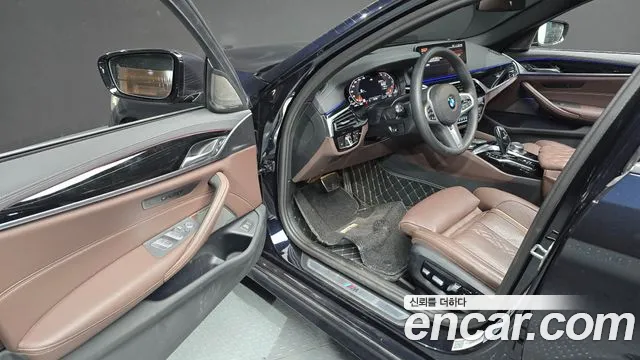 BMW 5 Series (G30) 2022 Черный из Кореи, фото 2