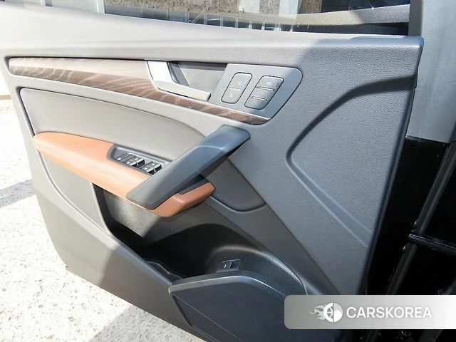 Audi Q5 (FY) 2023 Черный из Кореи, фото 2