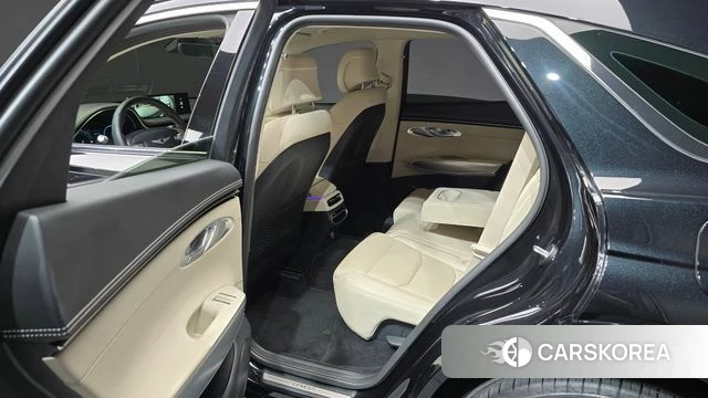 Genesis GV70 2023 Черный из Кореи, фото 2